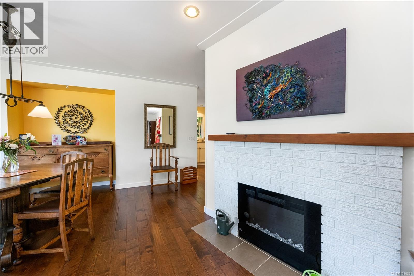  1004 Falaise Place, Saanich