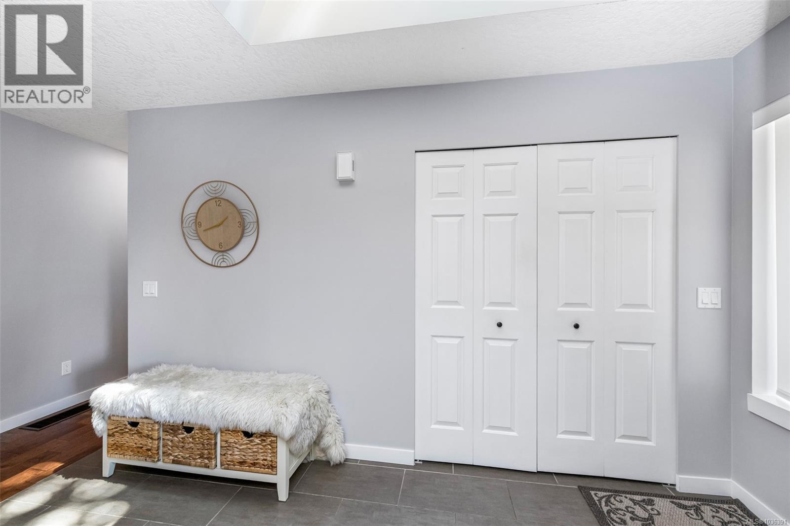 1004 Falaise Place, Saanich