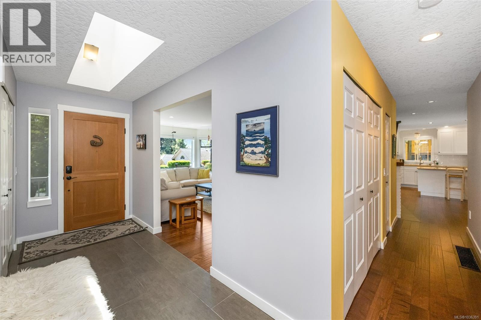  1004 Falaise Place, Saanich
