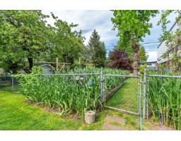 13890 Blackburn Avenue, White Rock, BC V4B2Z2 Photo 32