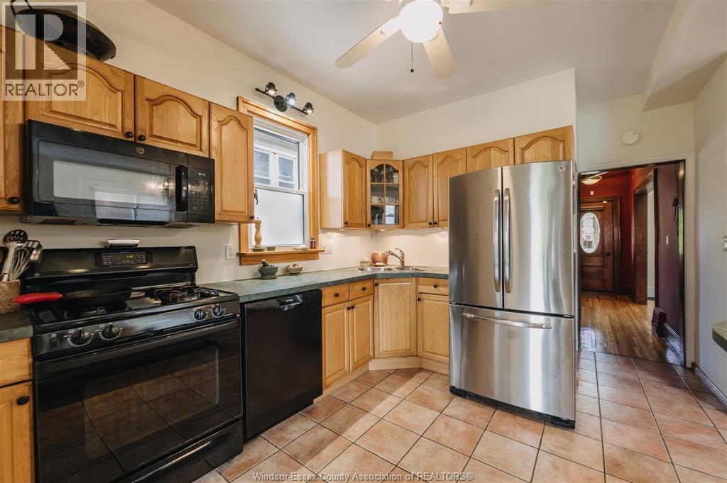 235 Oak AVENUE, Windsor, Ontario, N9A5E5 — Photo 8