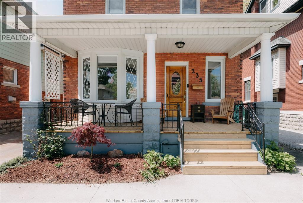 235 Oak AVENUE, Windsor, Ontario, N9A5E5 — Photo 2