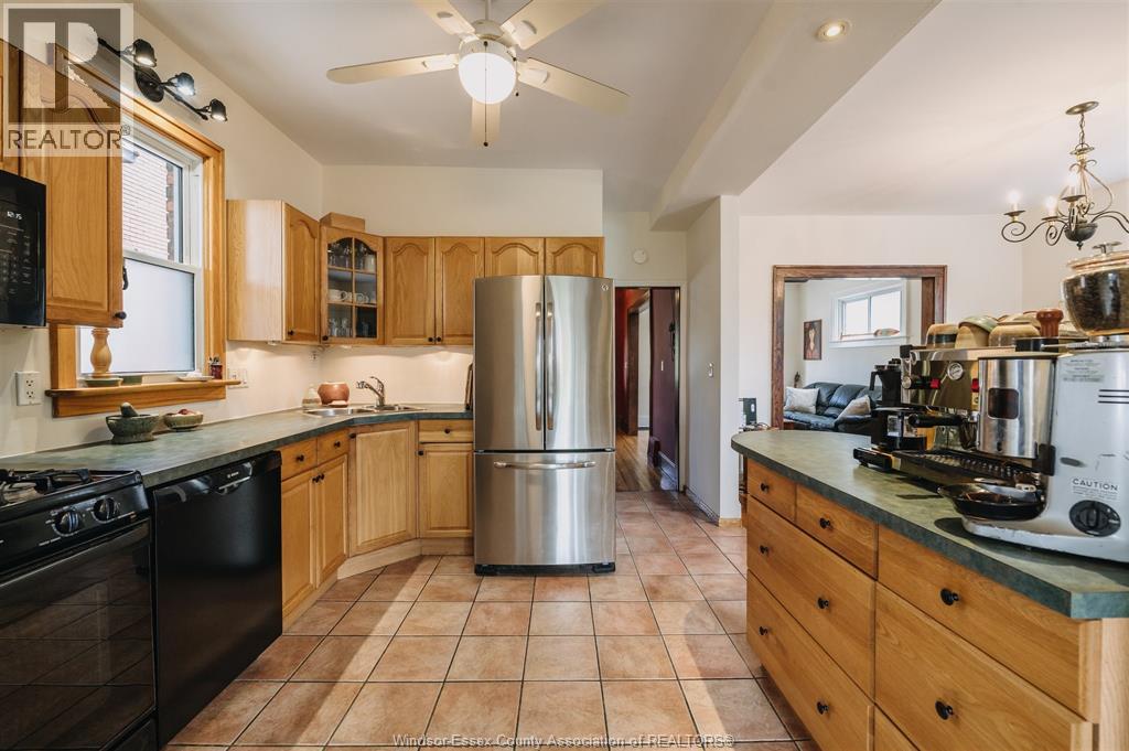 235 Oak AVENUE, Windsor, Ontario, N9A5E5 — Photo 9