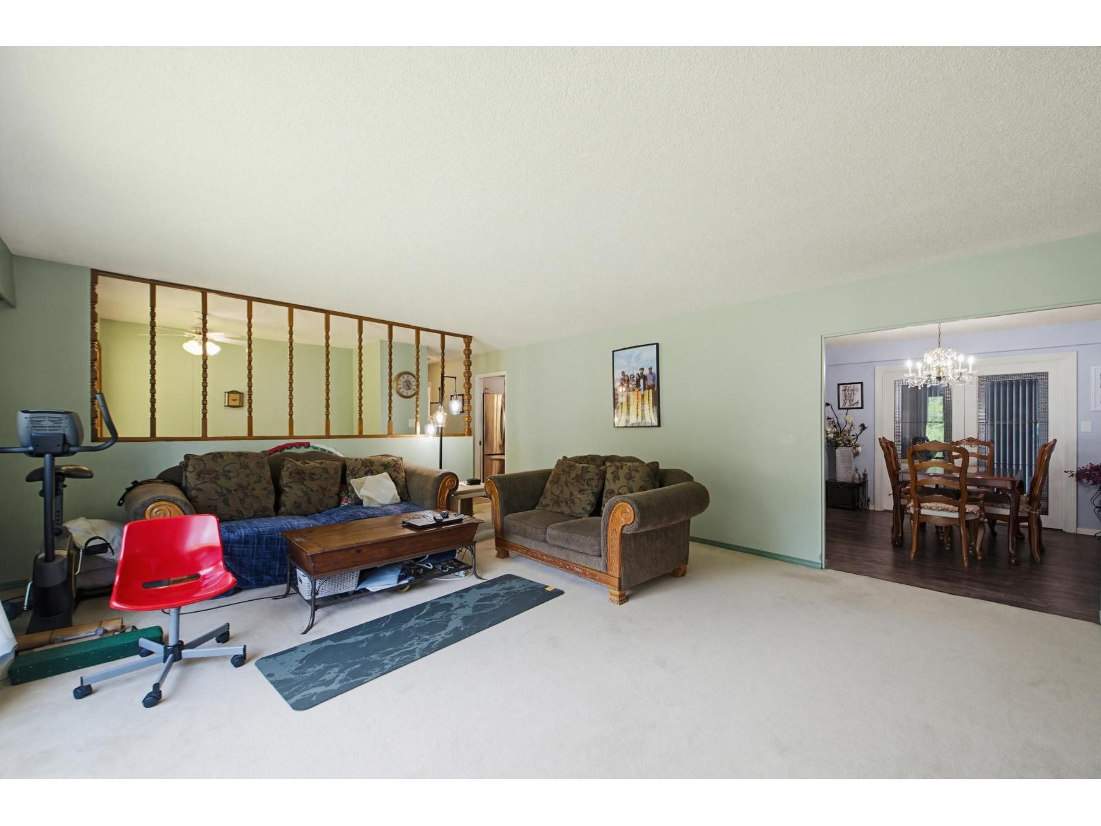 House in Surrey - Image 8