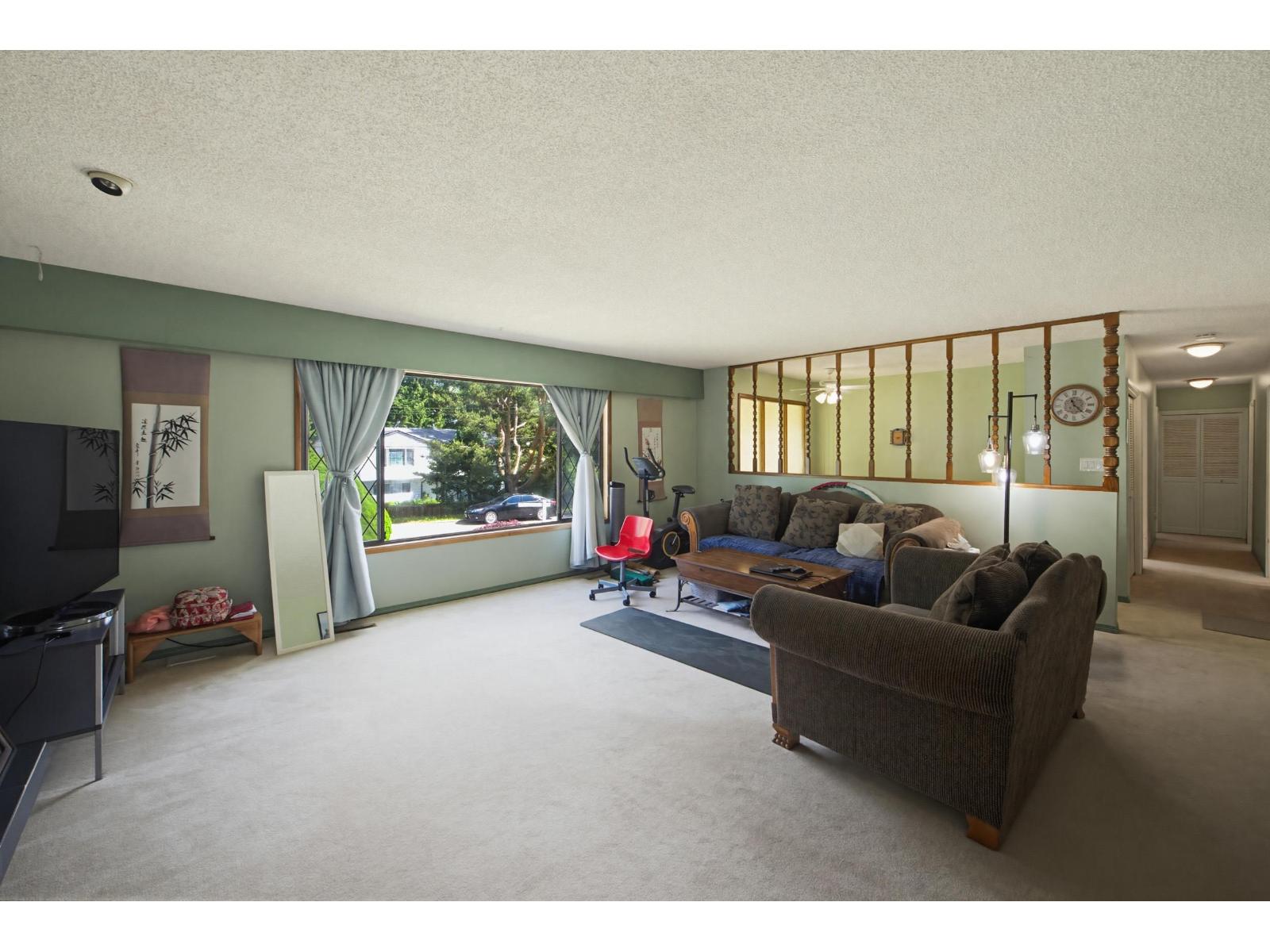 House in Surrey - Image 7