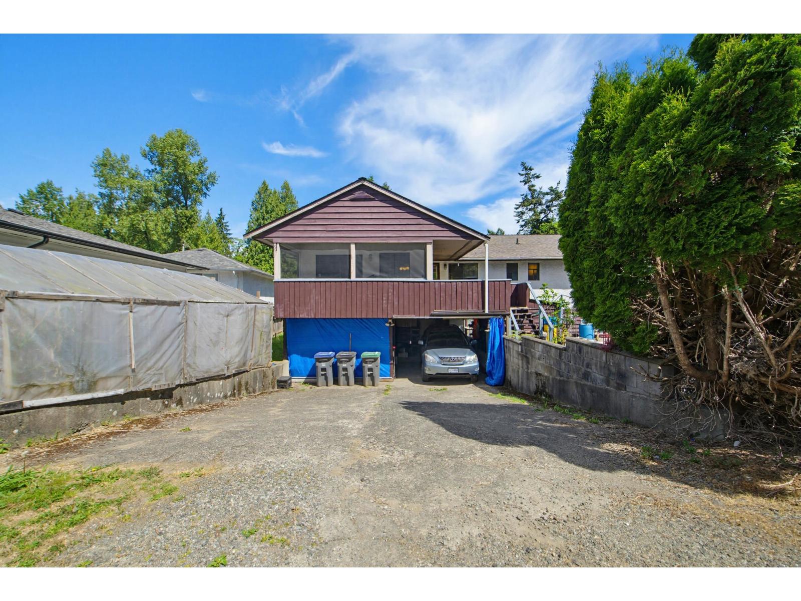 House in Surrey - Image 25