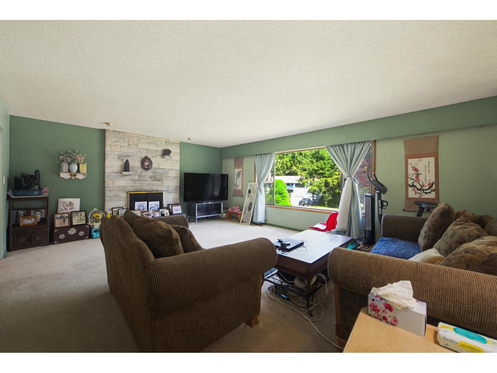 House in Surrey - Image 5