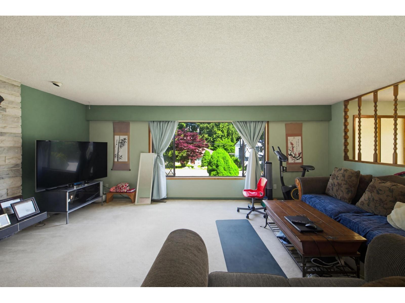 House in Surrey - Image 6