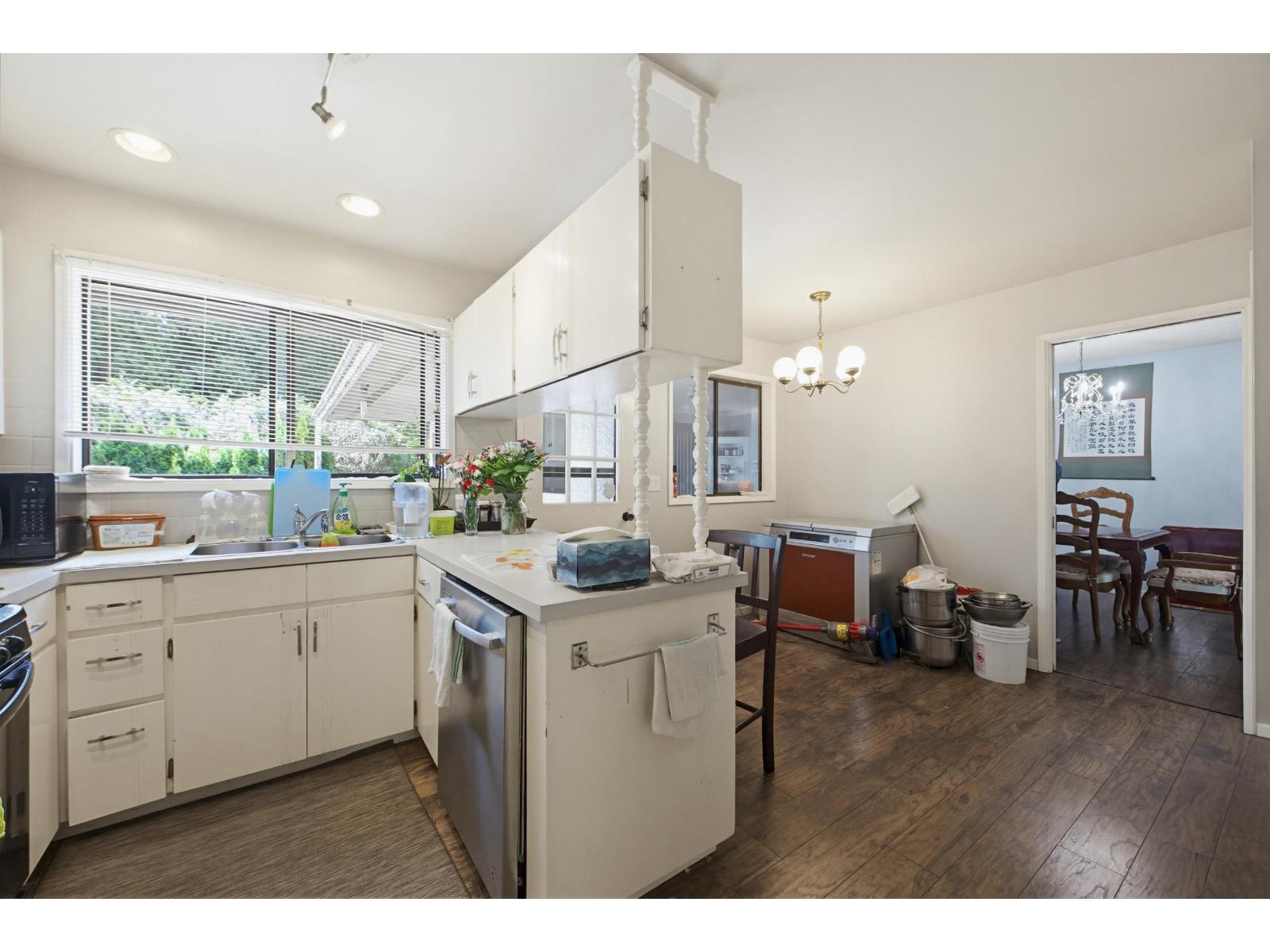 House in Surrey - Image 12