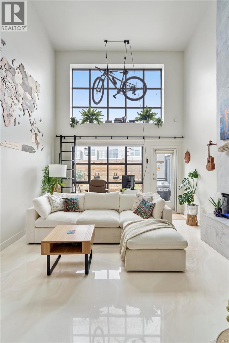 #305 648 Herald St - 9