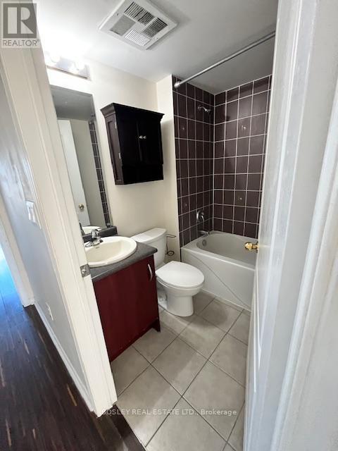 #11 647 C WARDEN AVENUE - 11