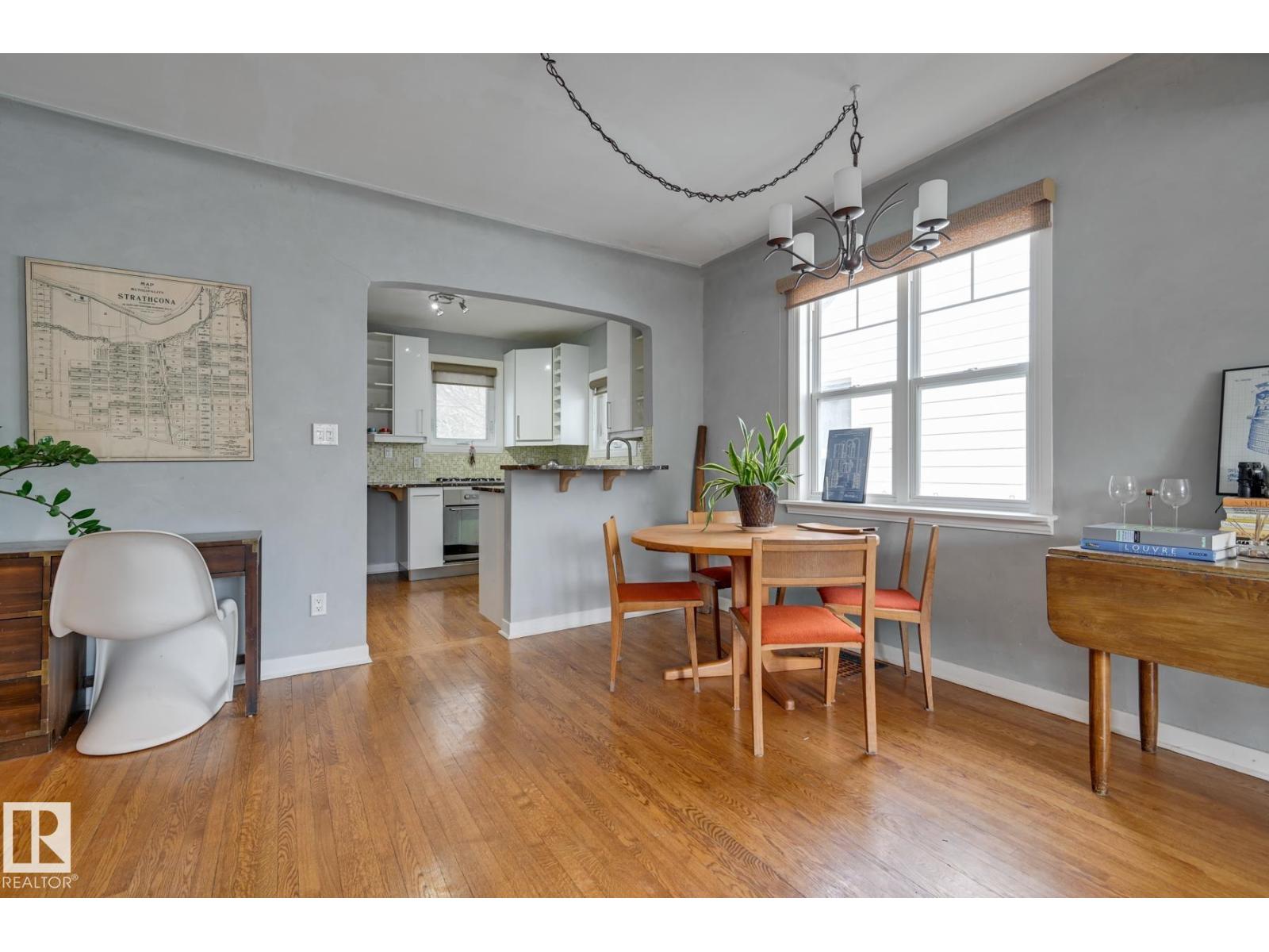 10038 88 AV NW - 10