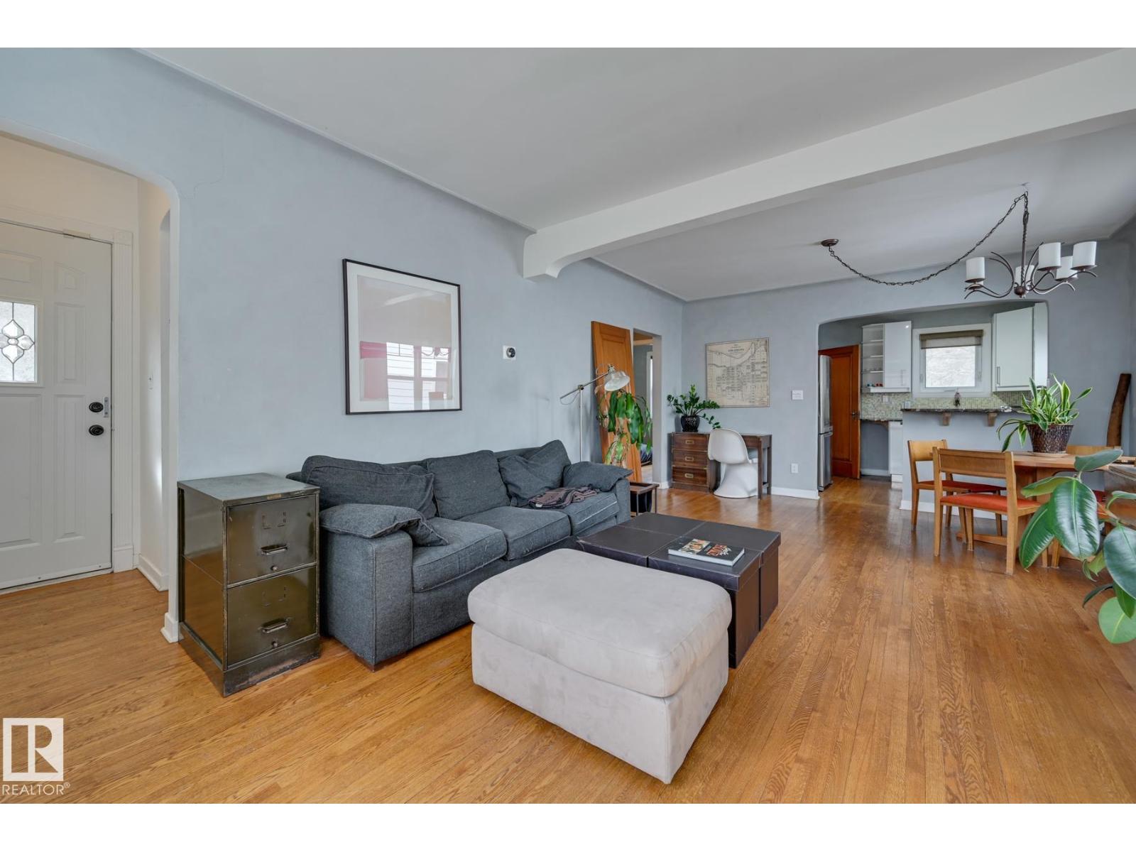 10038 88 AV NW - Image 3