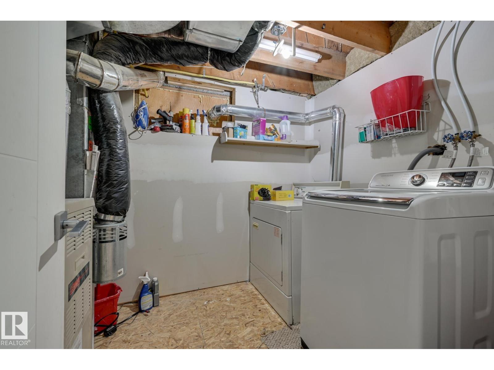 10038 88 AV NW - 37