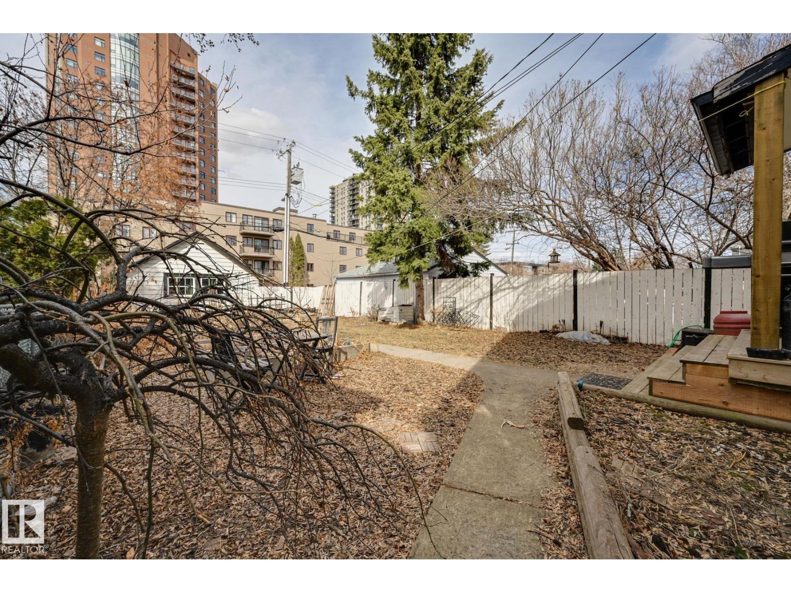 10038 88 AV NW - 43