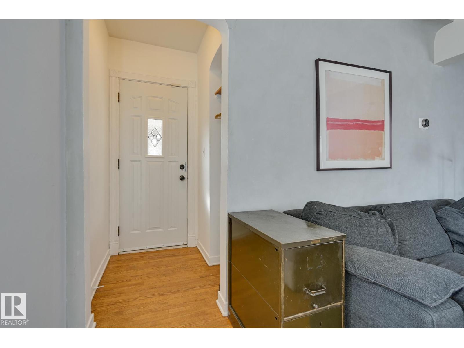 10038 88 AV NW - 9