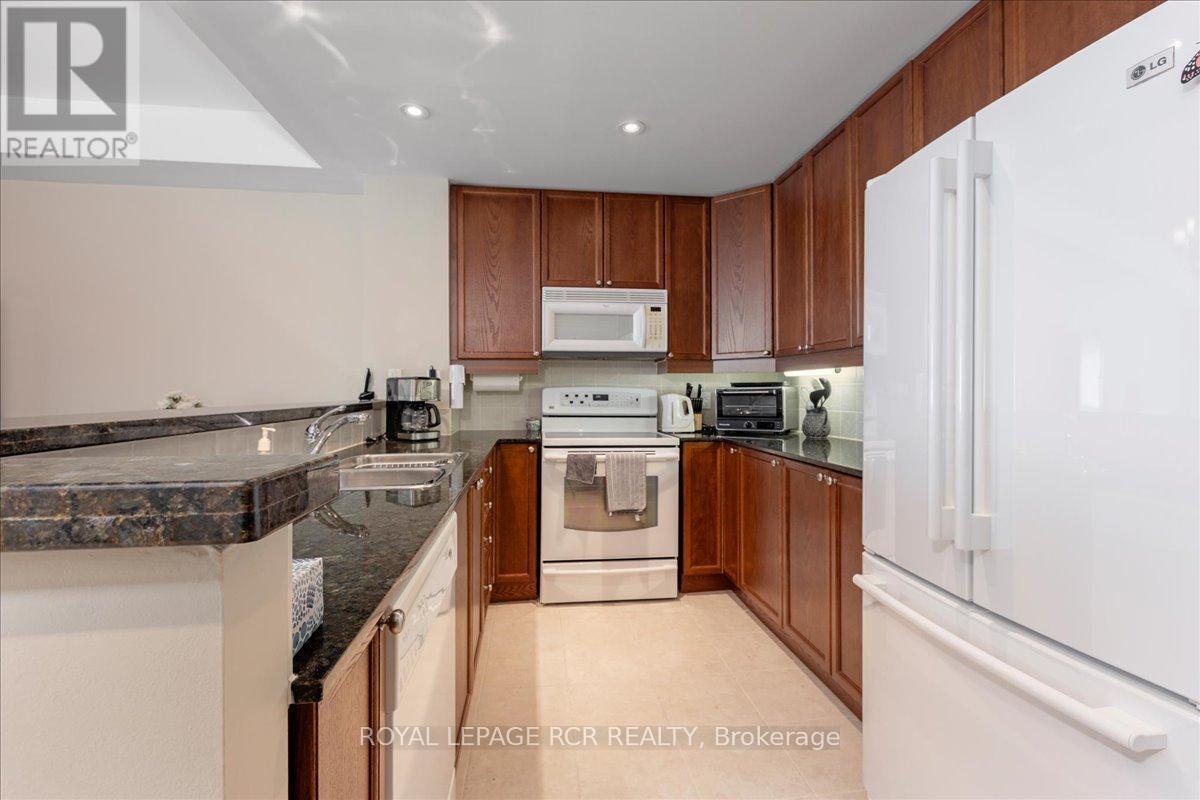 #306 6 TORONTO STREET - 11