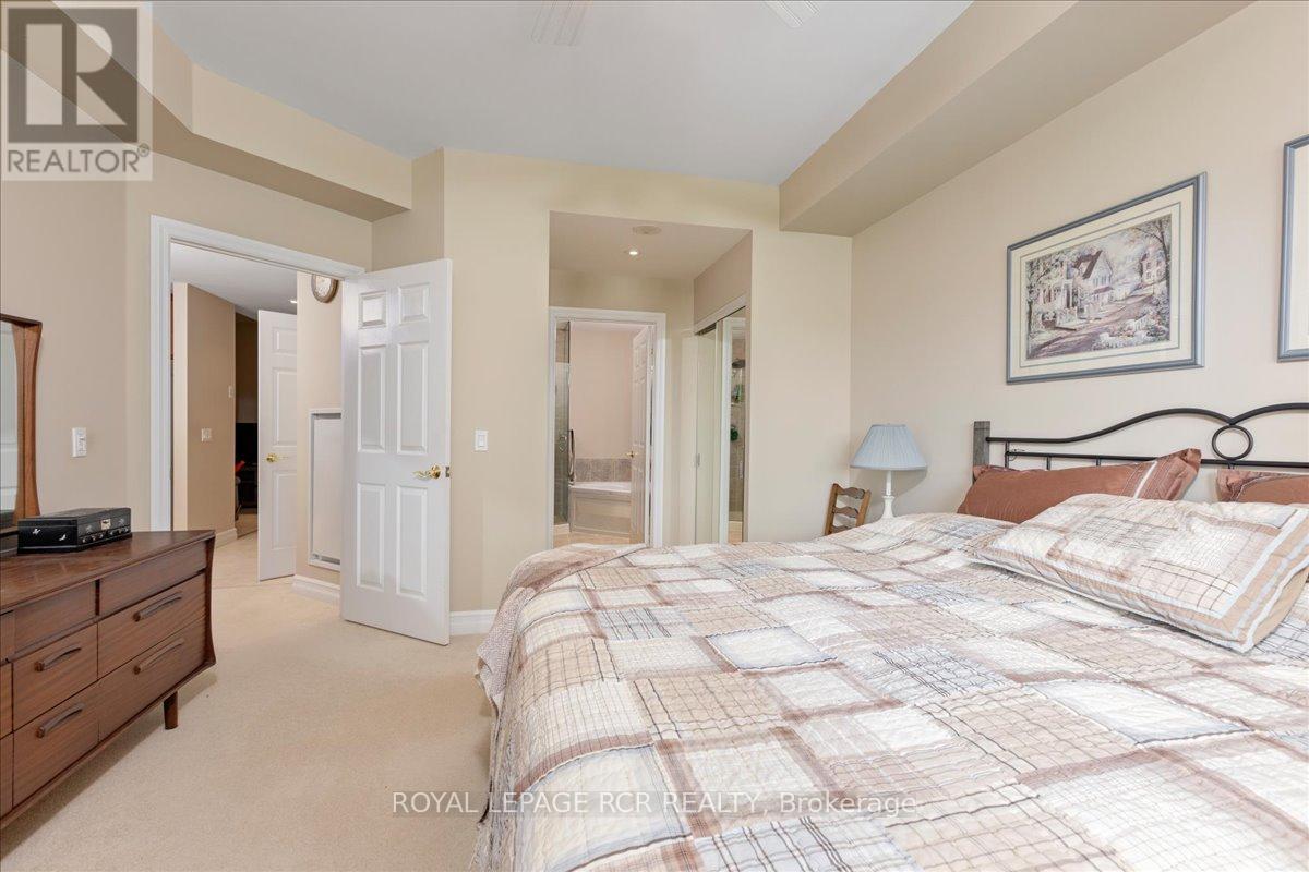 #306 6 TORONTO STREET - 18