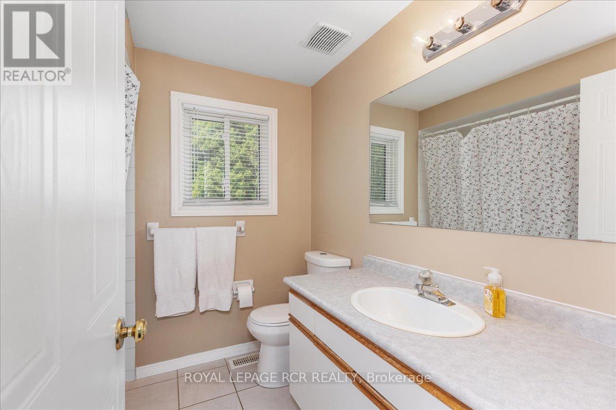 229 ELMWOOD CRESCENT - 19