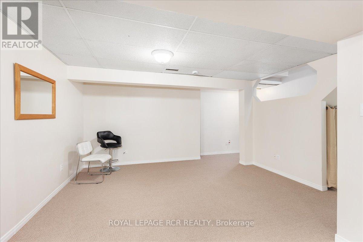 229 ELMWOOD CRESCENT - 22
