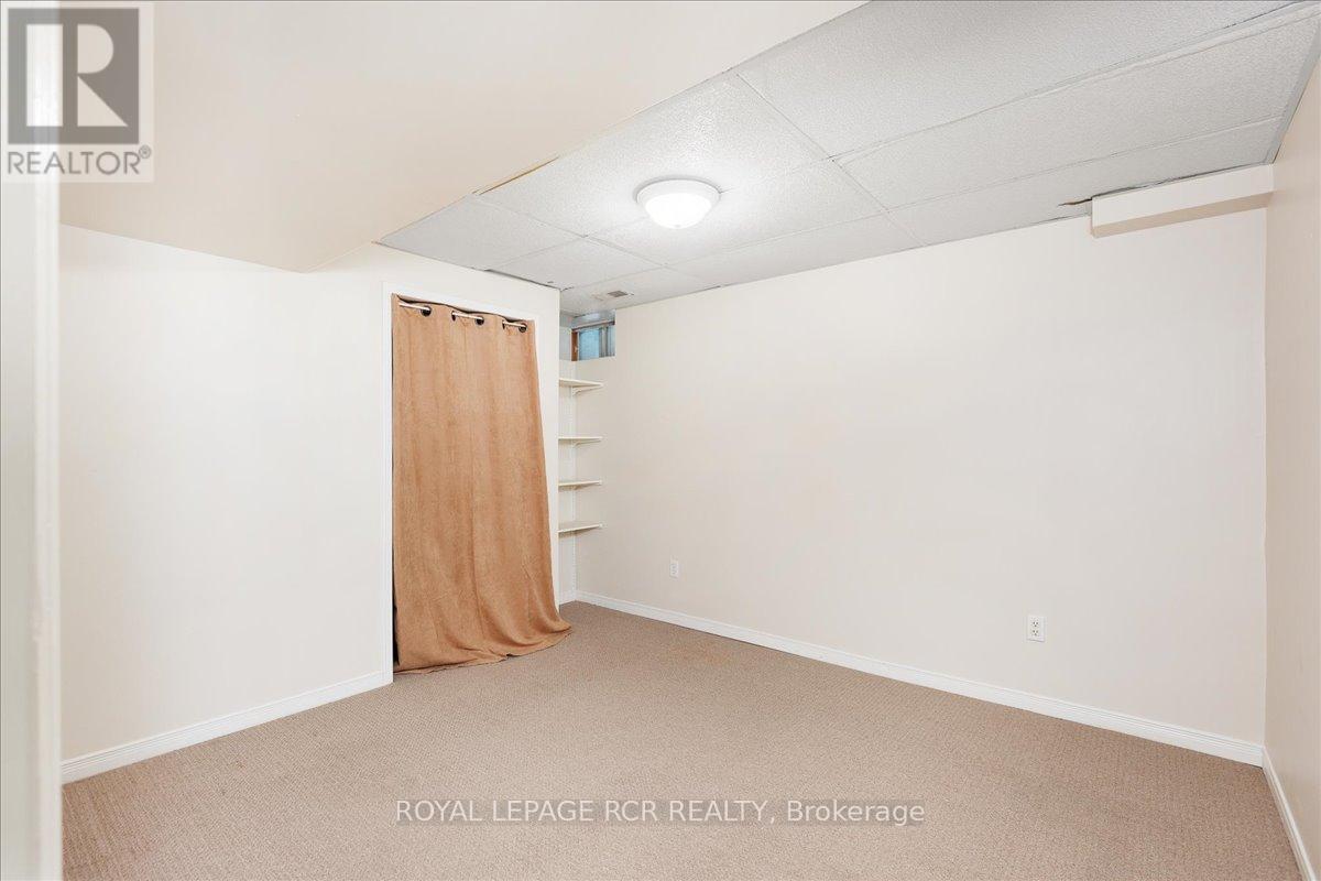229 ELMWOOD CRESCENT - 23