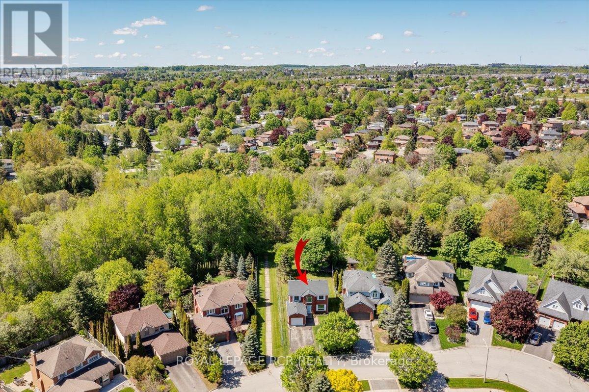 229 ELMWOOD CRESCENT - 32