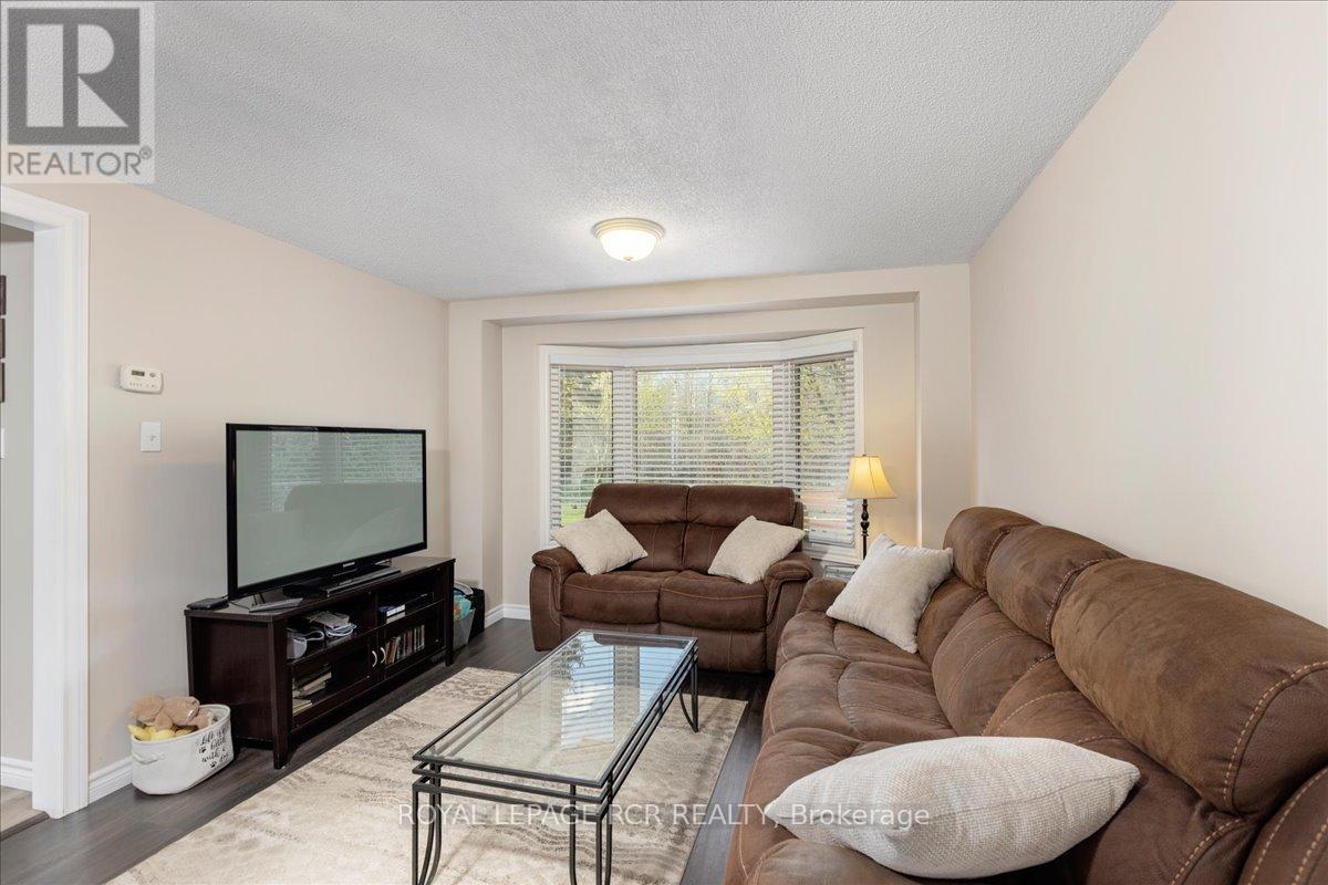 229 ELMWOOD CRESCENT - 6