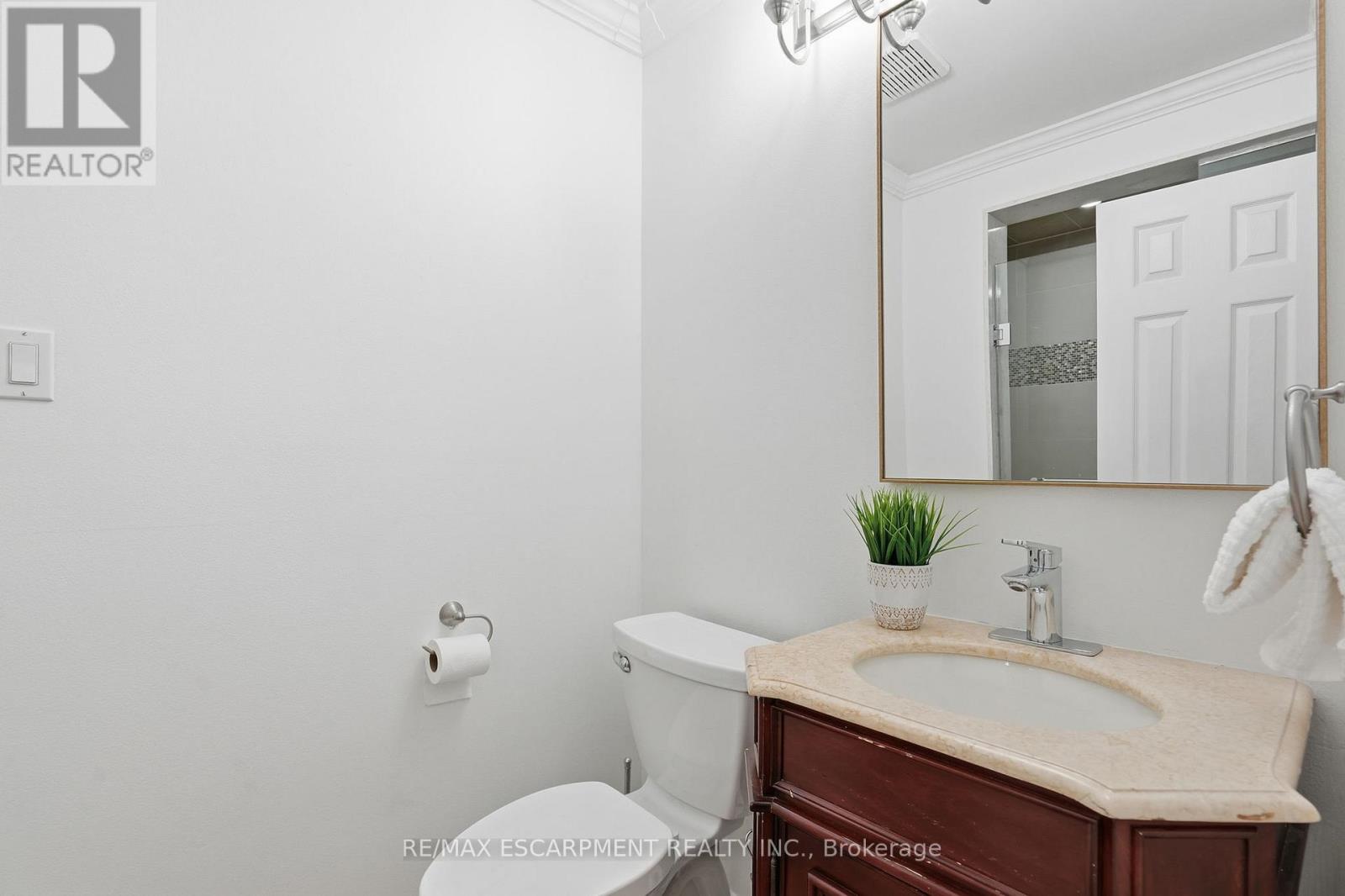 9 STONE GATE DRIVE - 20