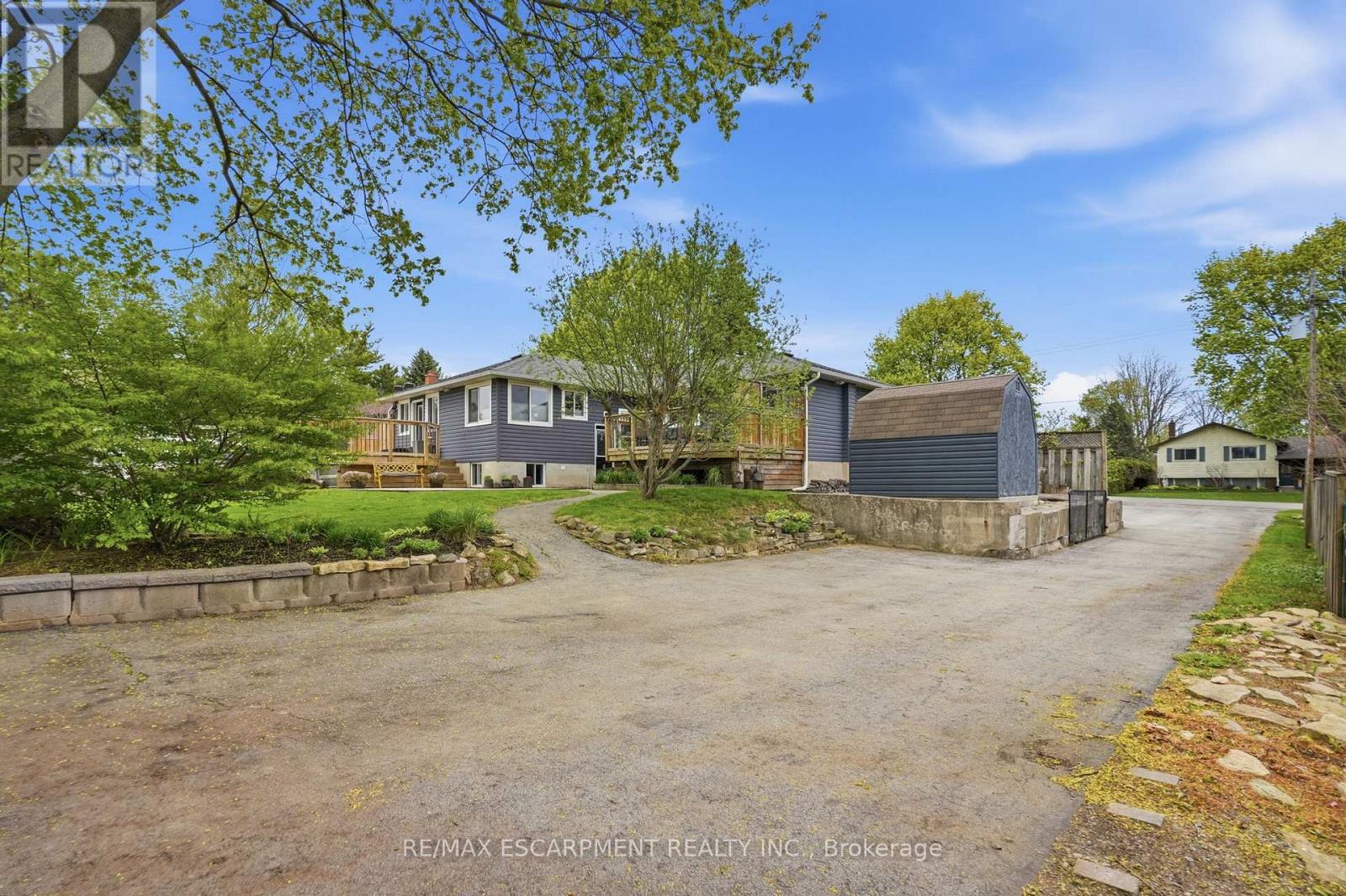 31 ALGONQUIN AVENUE - 40