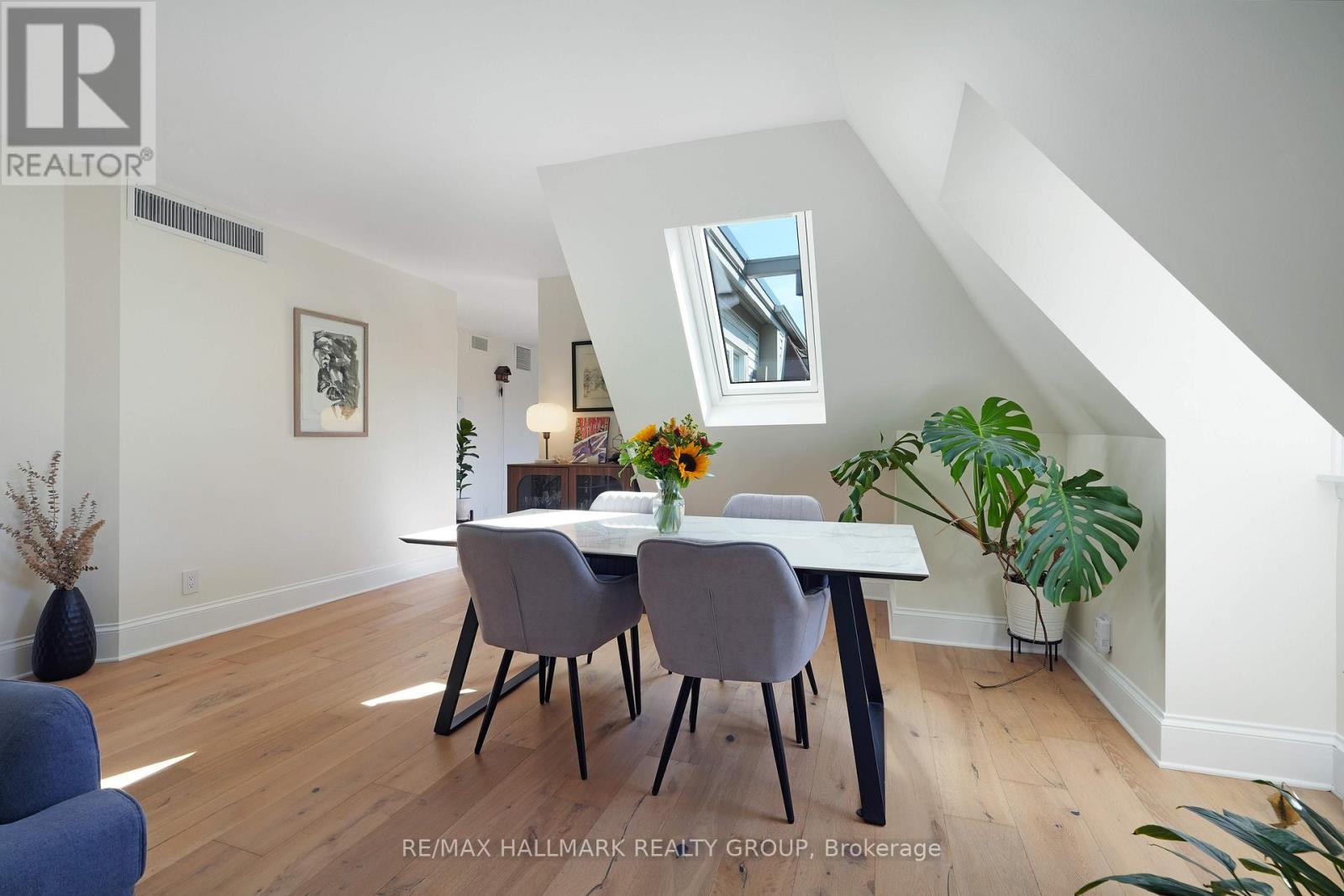 #5 274 DALY AVENUE - 12