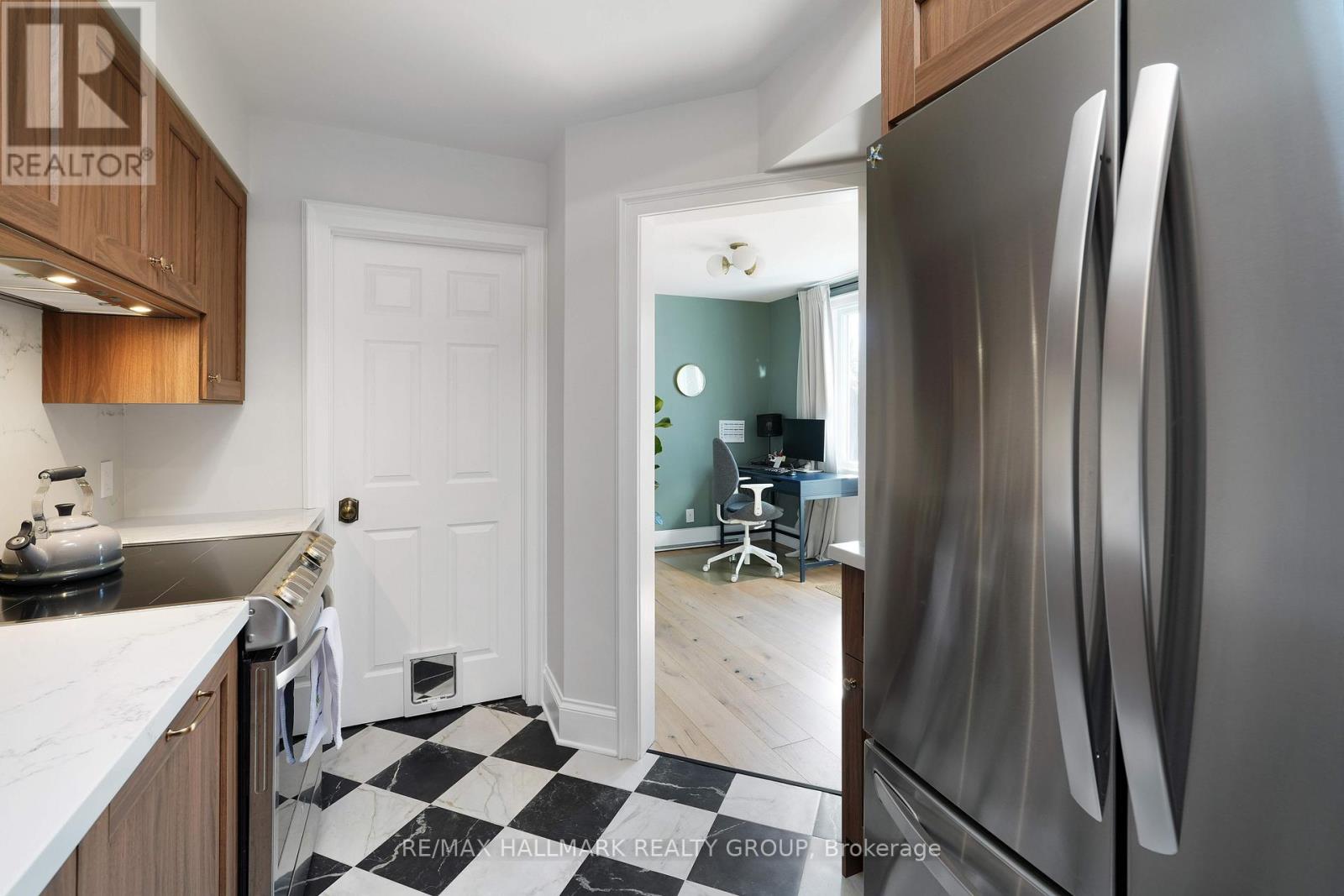 #5 274 DALY AVENUE - 18