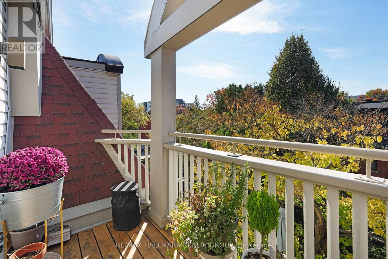 #5 274 DALY AVENUE - 20