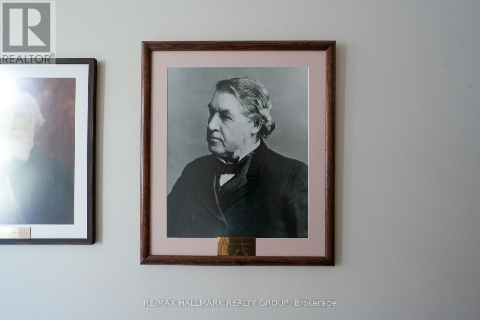 #5 274 DALY AVENUE - 37