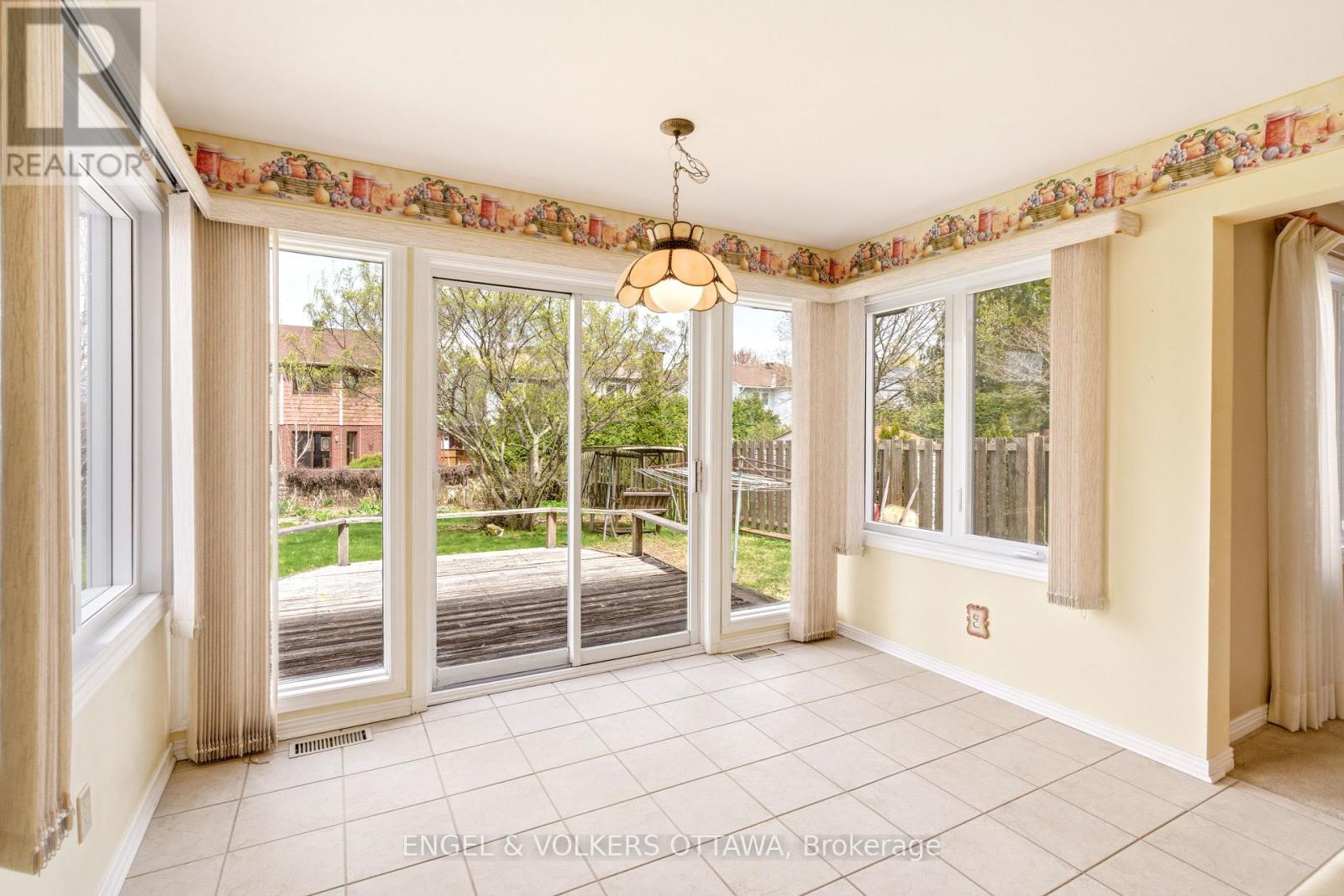 90 TOPLEY CRESCENT - 14