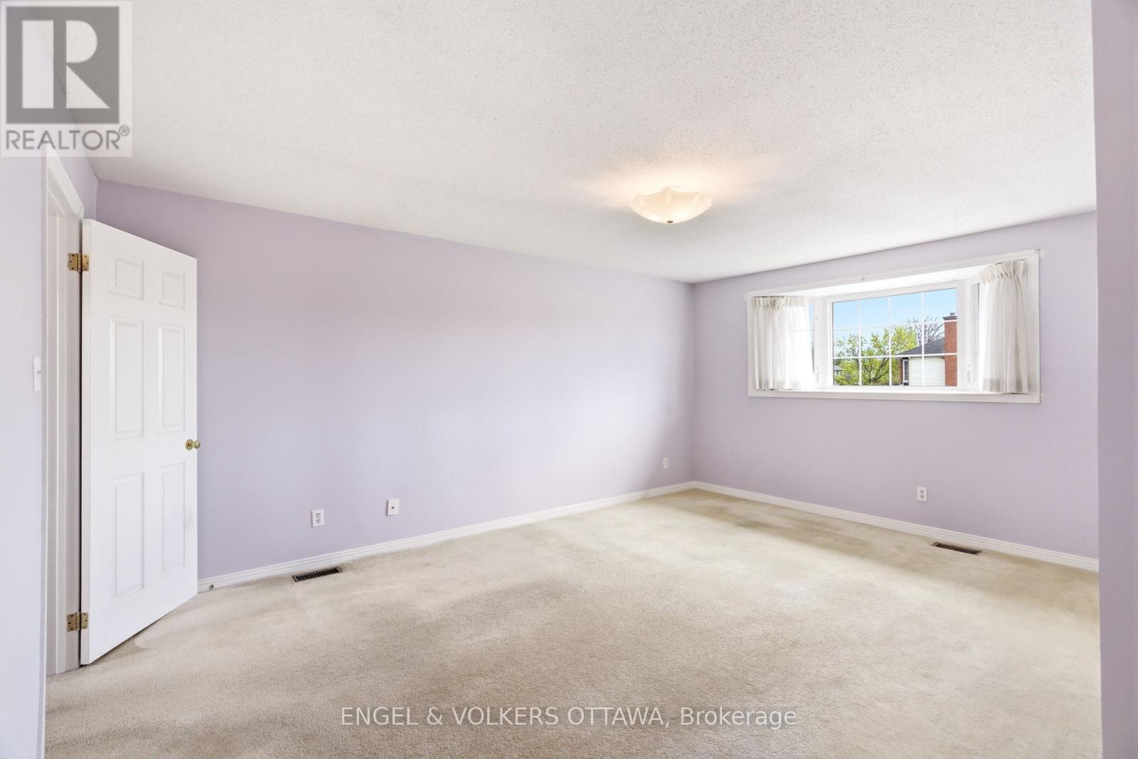90 TOPLEY CRESCENT - 29