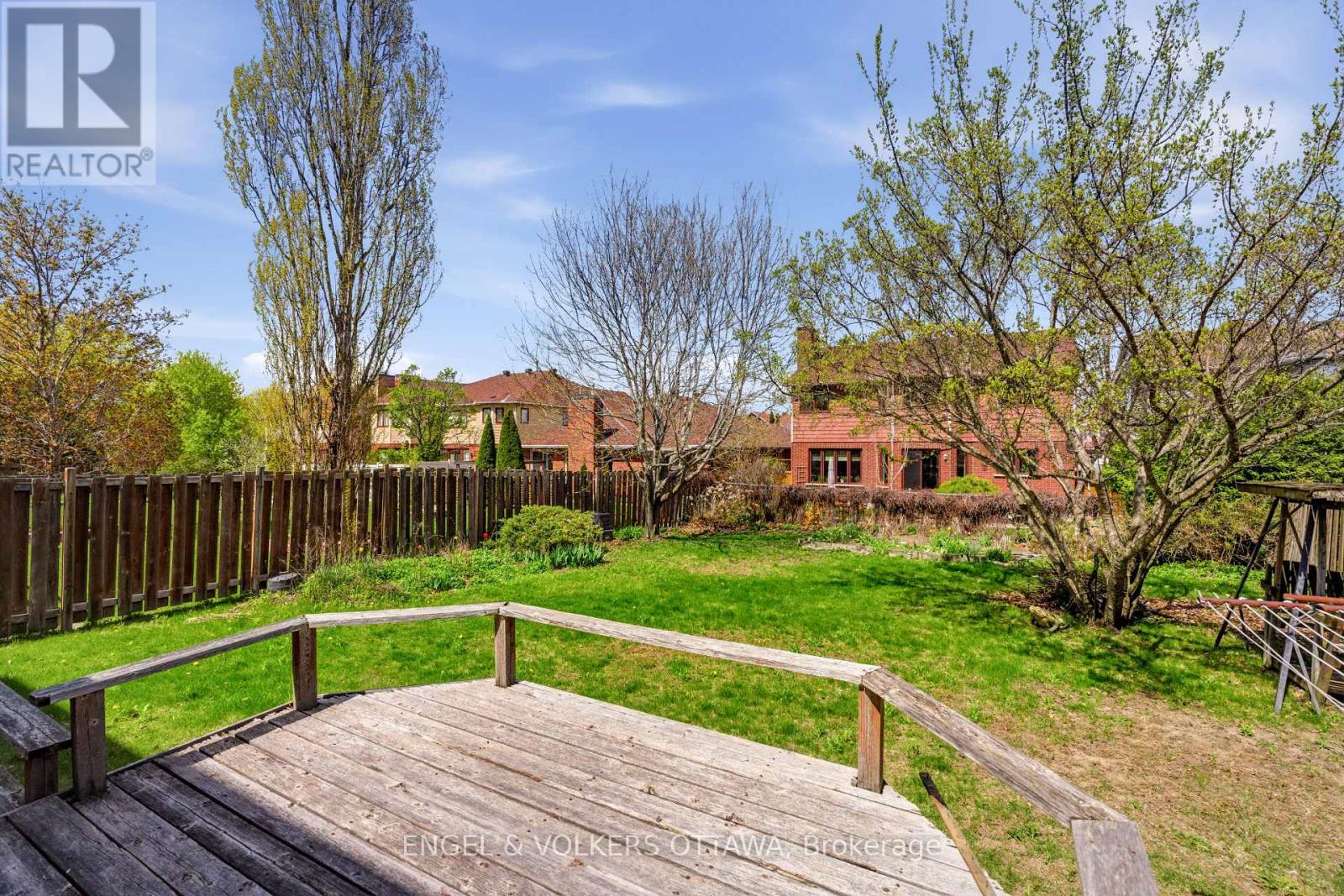 90 TOPLEY CRESCENT - 44