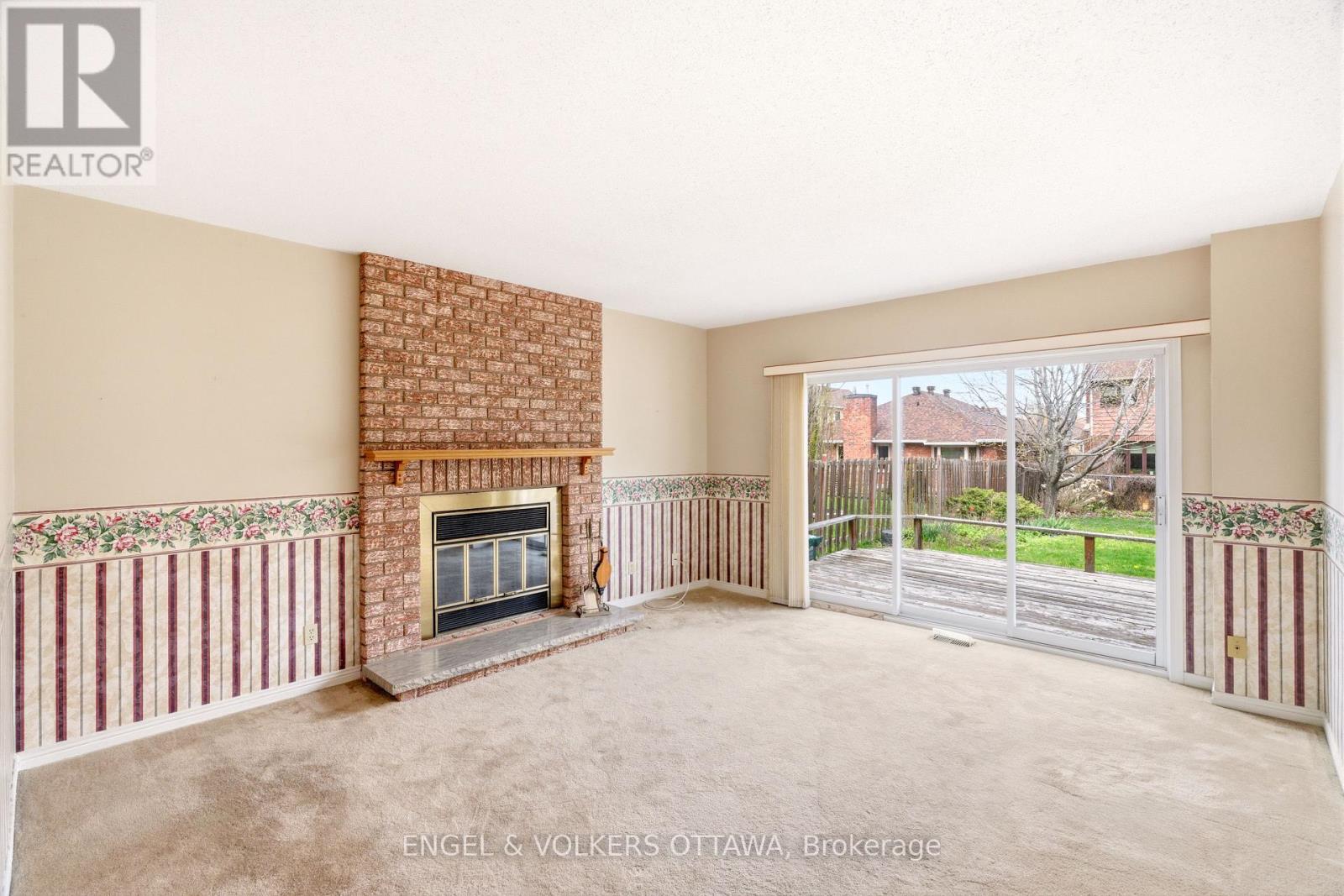 90 TOPLEY CRESCENT - 6