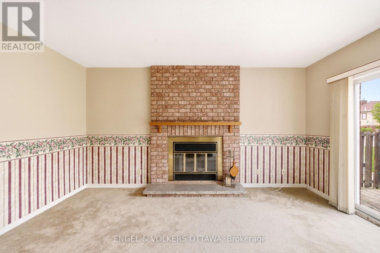 90 TOPLEY CRESCENT - 7