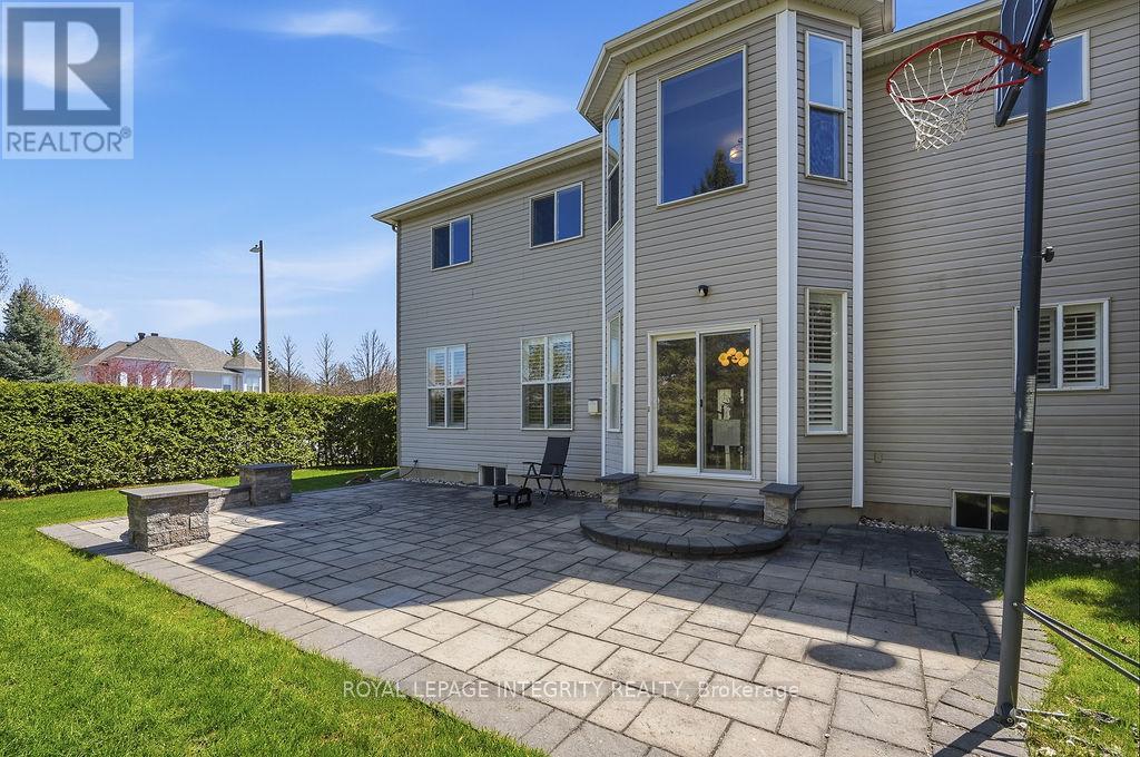 185 INSMILL CRESCENT - 44