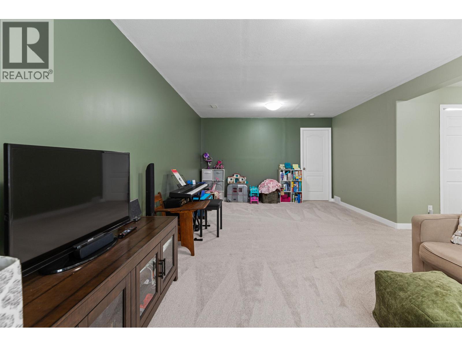 3243 ST FRANCES CRESCENT - 21