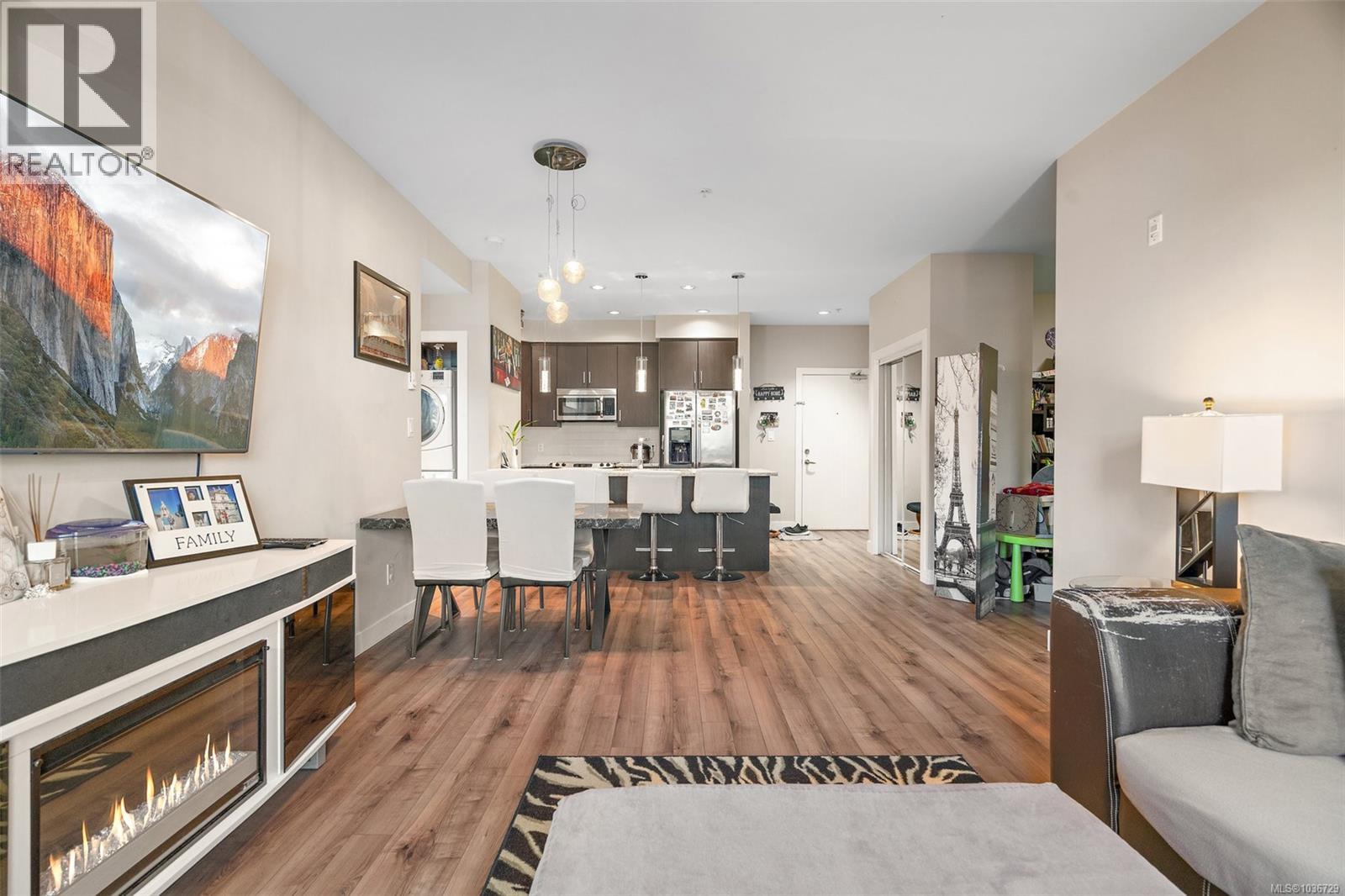#212 2655 Sooke Rd - 4