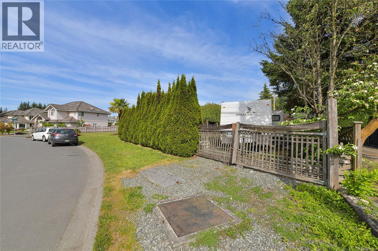 6243 Tayler Crt - 55