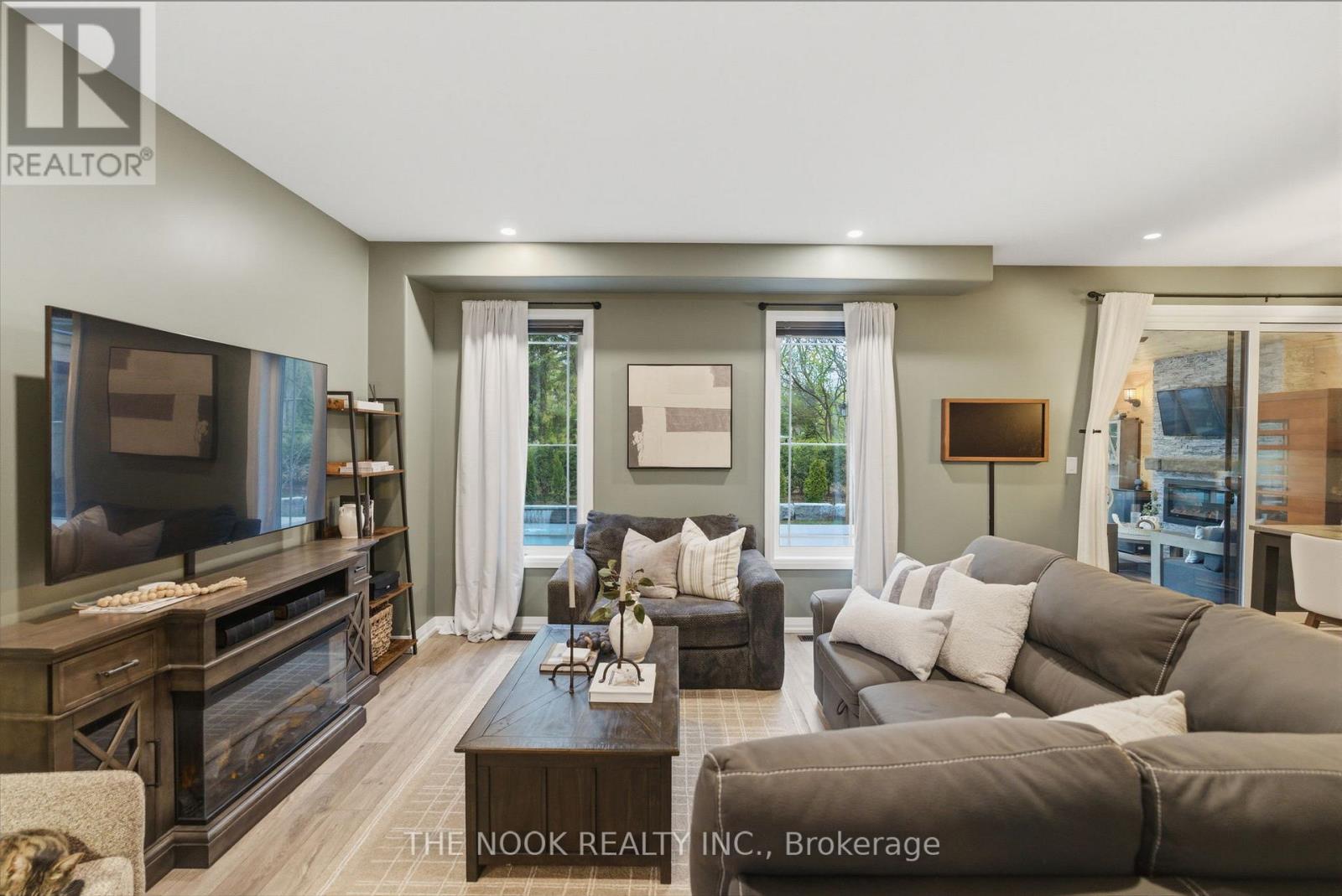 42 DRUMMOND STREET - 14
