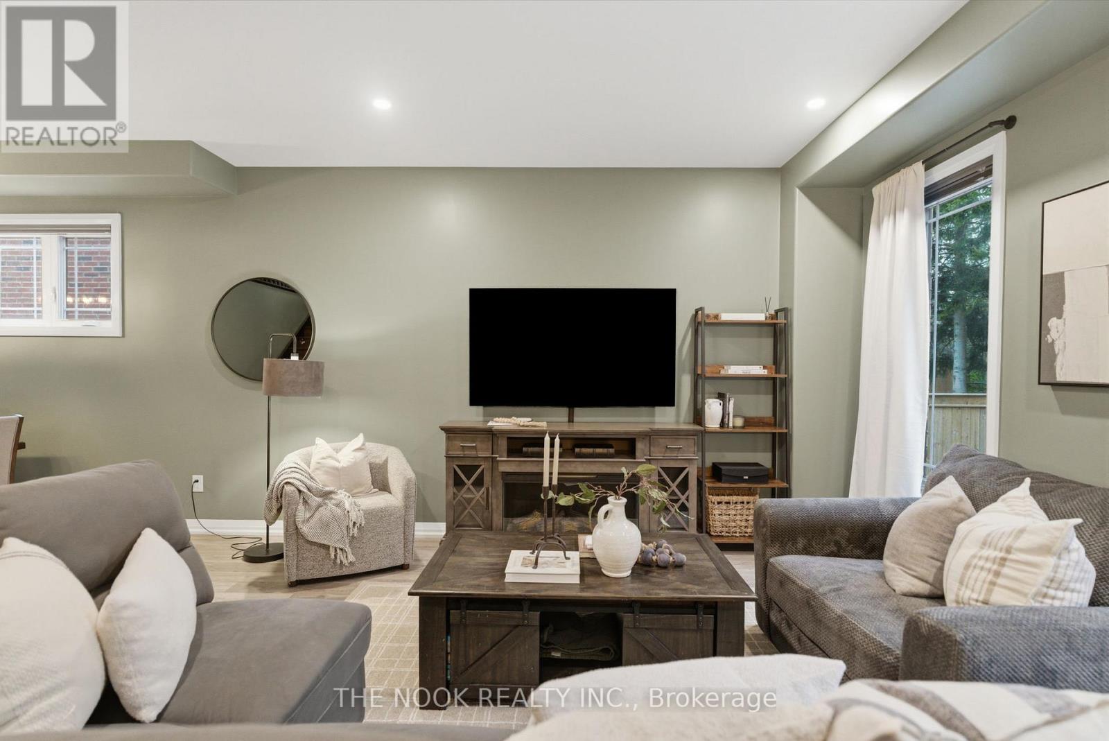 42 DRUMMOND STREET - 15