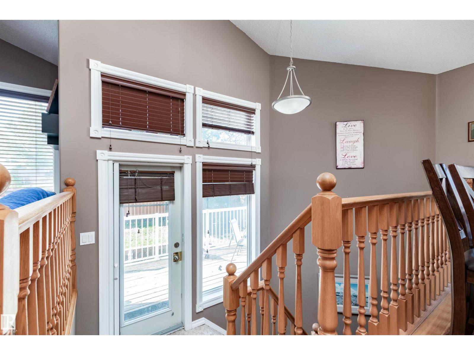 21 CHARLTON WY - 11