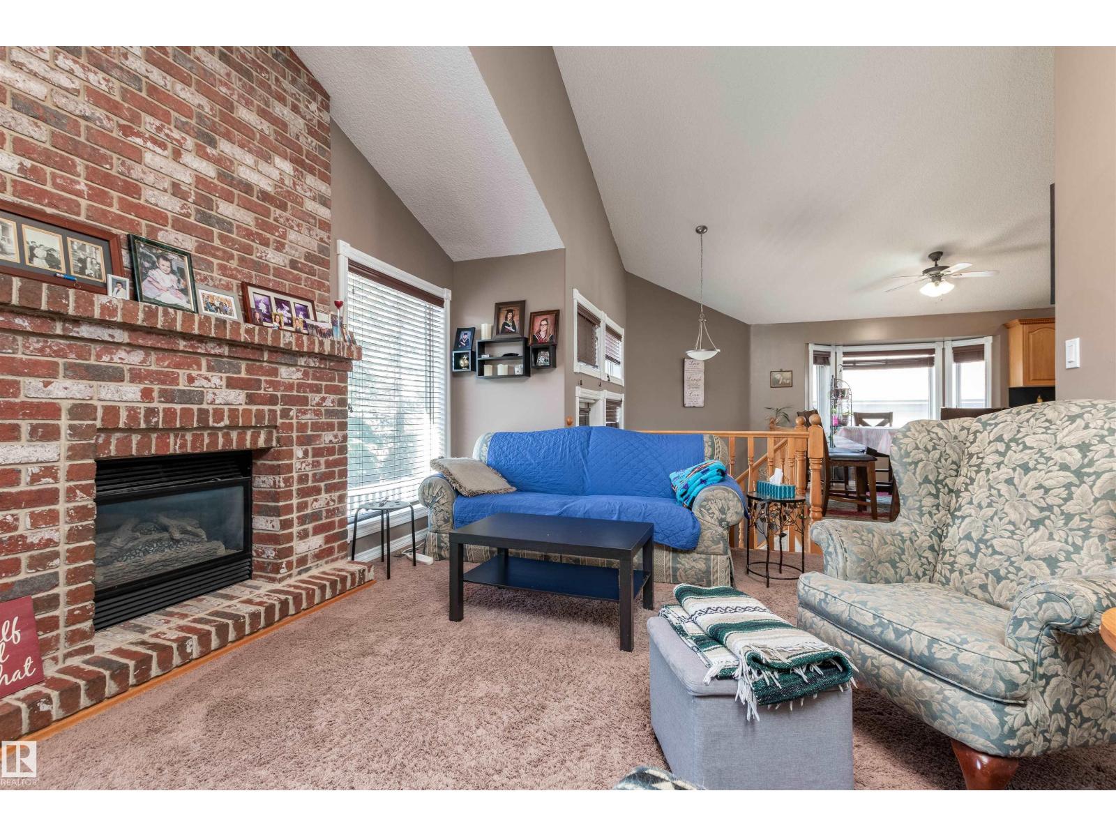 21 CHARLTON WY - 14