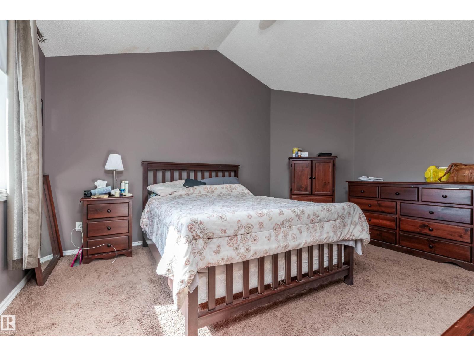 21 CHARLTON WY - 16