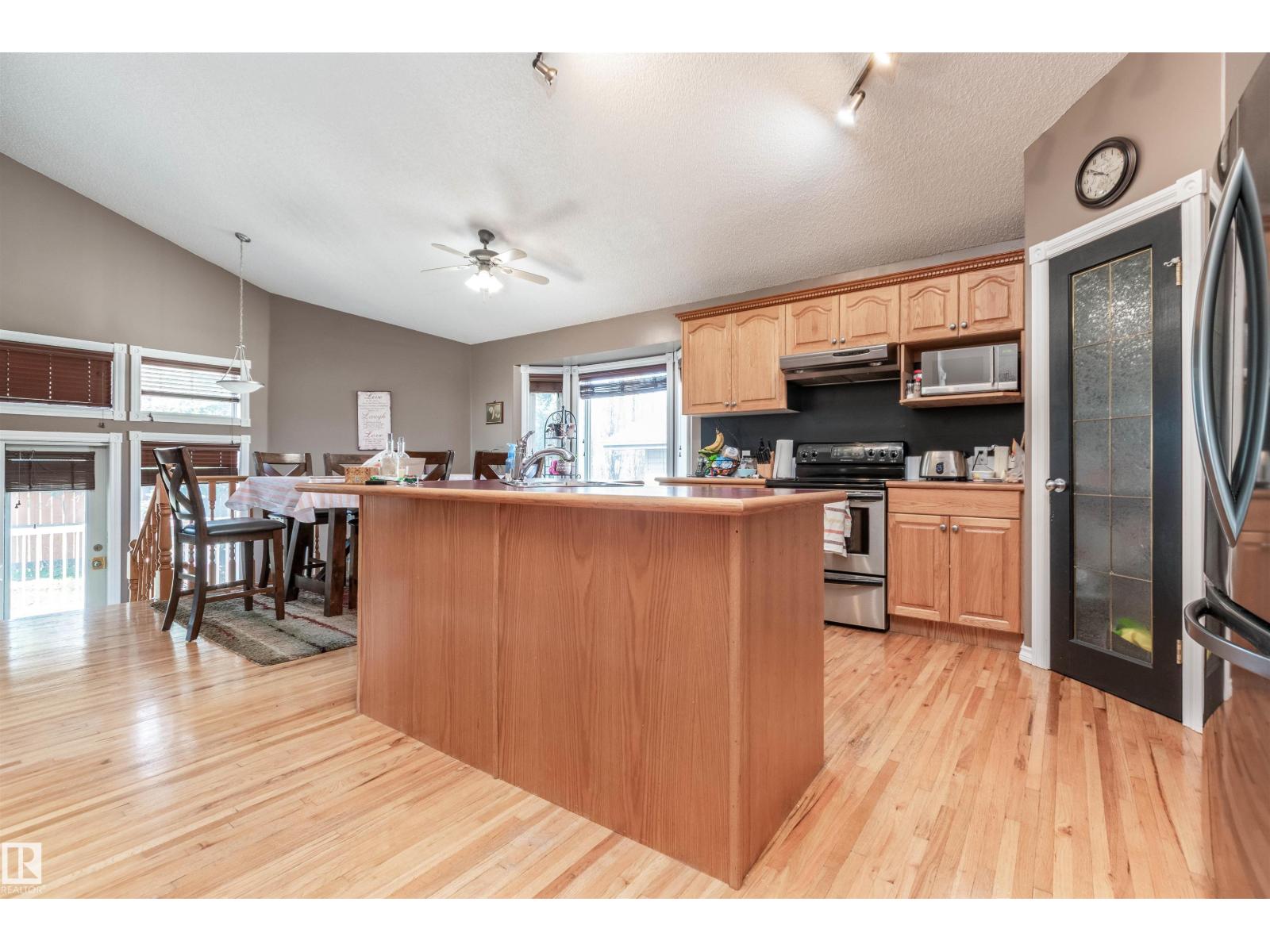 21 CHARLTON WY - 5