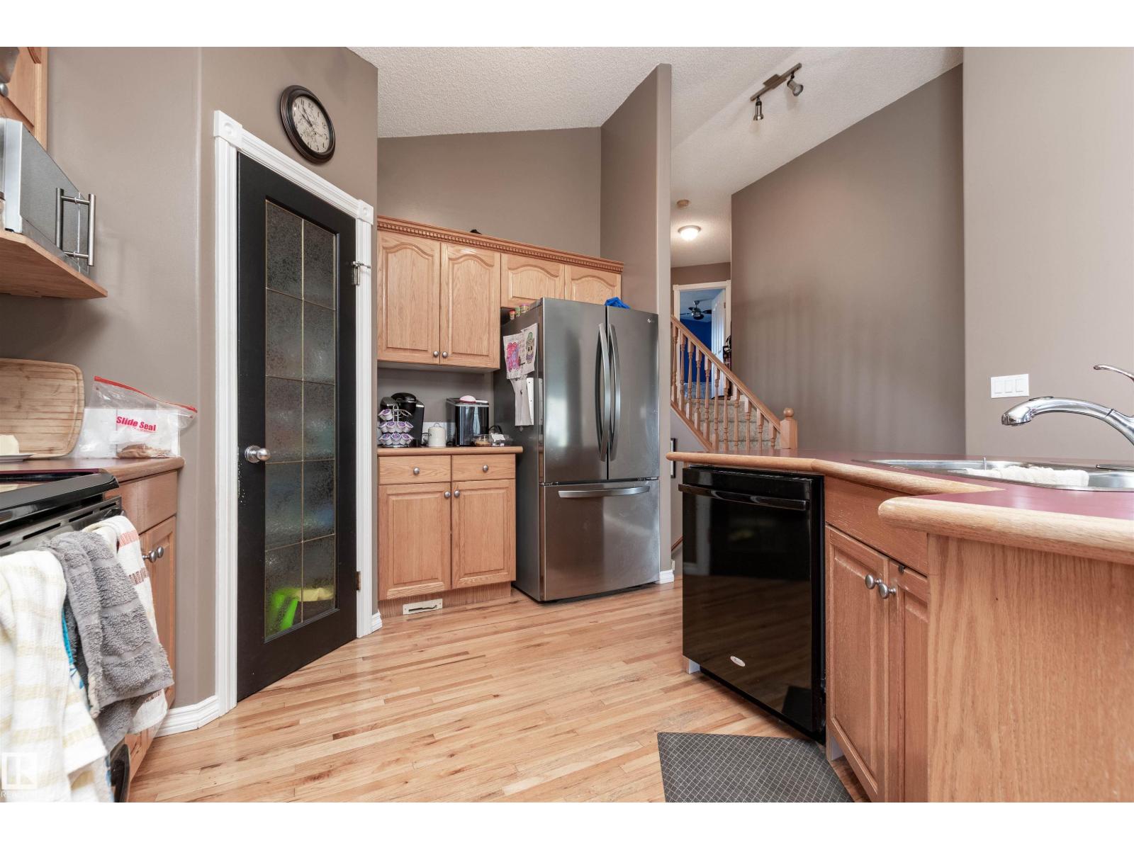 21 CHARLTON WY - 7