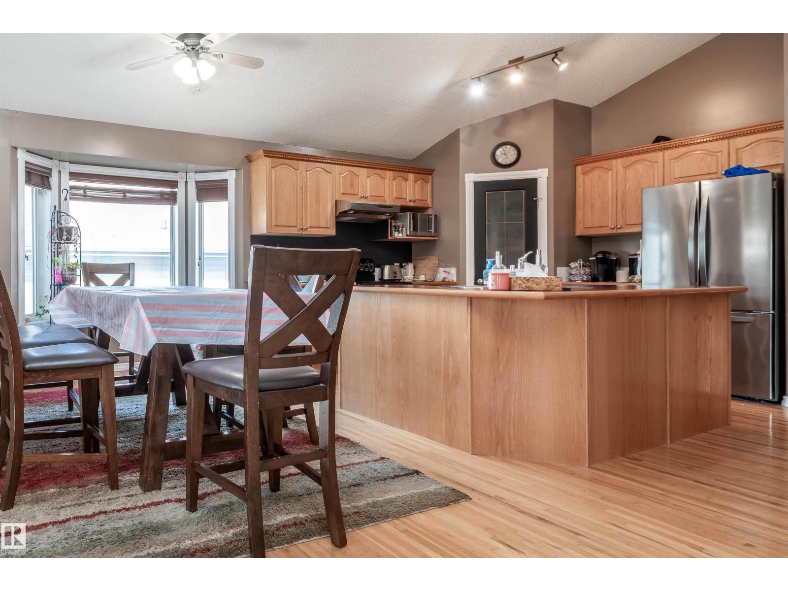 21 CHARLTON WY - 9